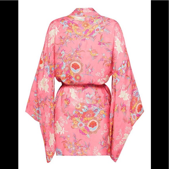 Leo Short Robe - Picture 5 of 9